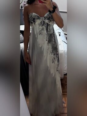 ABS Allen Schwartz Gray and White Floral Printed Maxi Dress